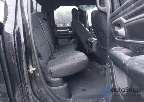 2021 Ram 1500 Big Horn z USA, uszkodzony, nr VIN 1C6SRFBT6MN526514